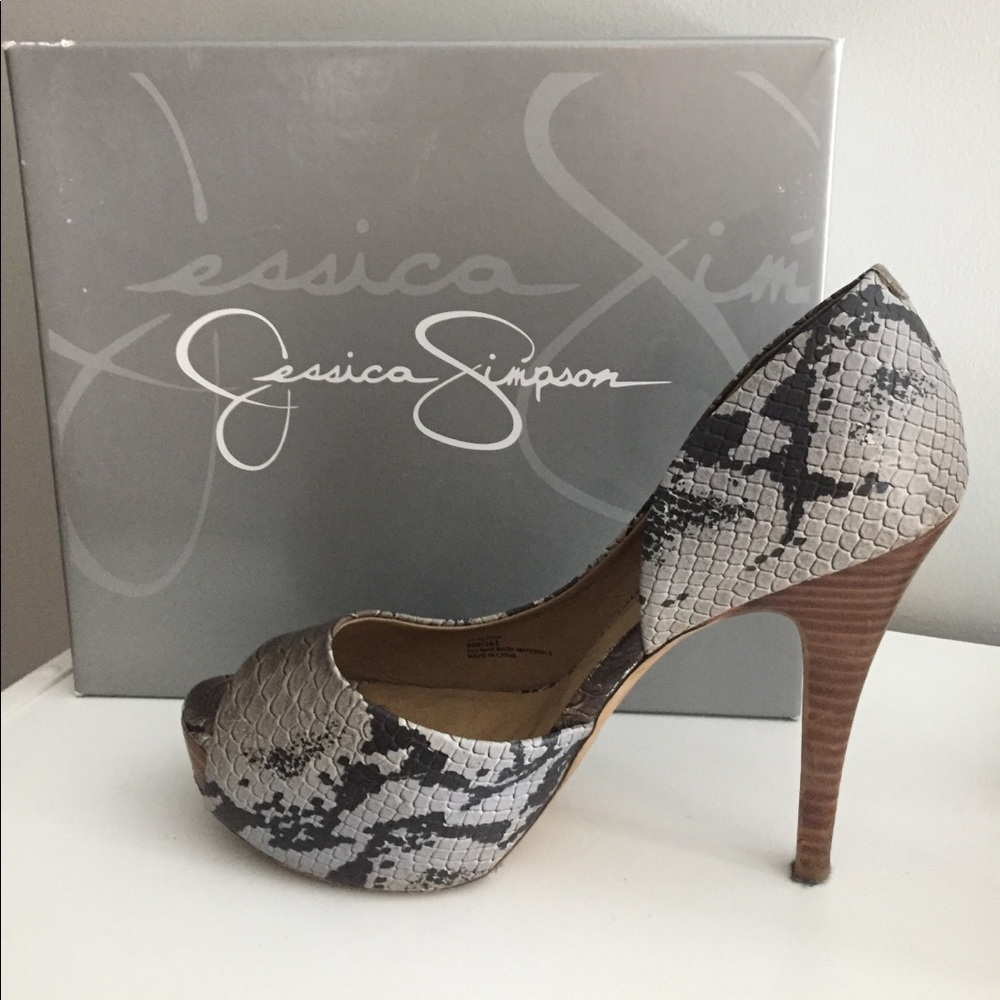 Jessica Simpson peep toe pump